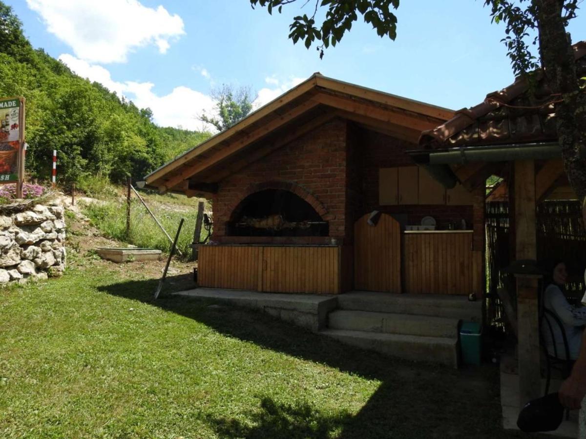 Omar & Una Apartmani Bihac Exterior photo